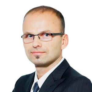 <b>Dariusz Świniarski</b><br>Skarbiec TFI