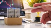 Fundusze, REIT-y, ETF-y. Jak inwestować w nieruchomości bez kupowania lokalu