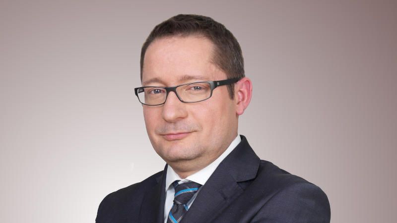 Esaliens kończy współpracę z Xelionem