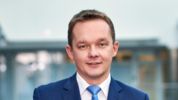Zmiana w CFA Society Poland. Bartosz Pawłowski zastępuje prof. Krzysztofa Jajugę