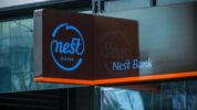 Nest Bank znów obniżył stawki na lokatach i kontach oszczędnościowych