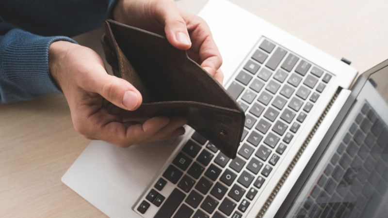 Alior Bank sprzedawał produkty firmy, na którą sam doniósł i podejrzewał o malwersacje