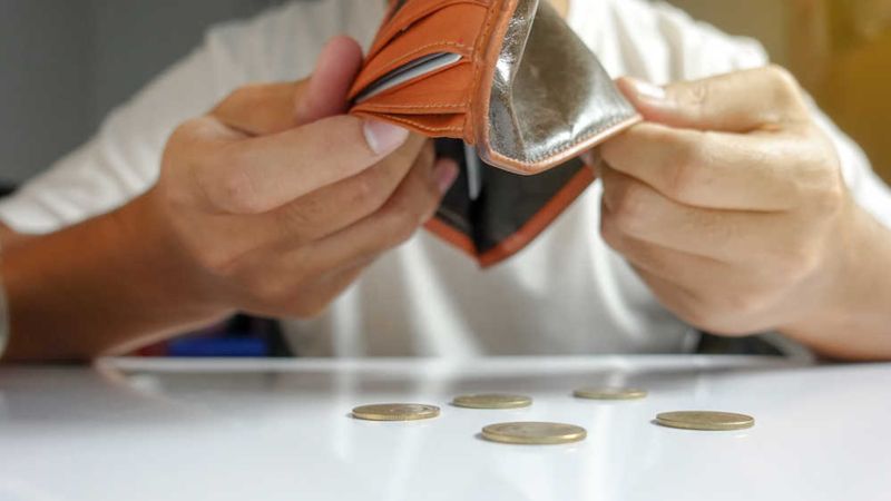 Wynagrodzenia i zatrudnienie w lutym 2025