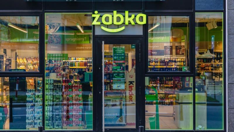 Żabka w portfelach funduszy